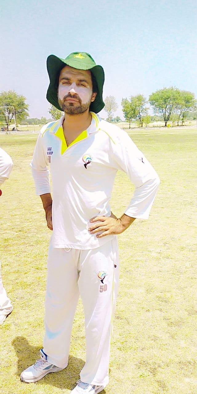 Younas khan