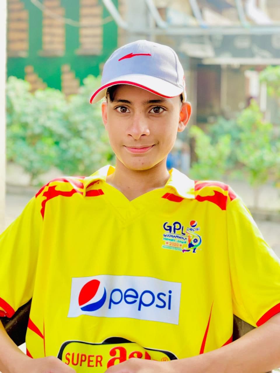 m eisa farooq butt cricket player profile photo