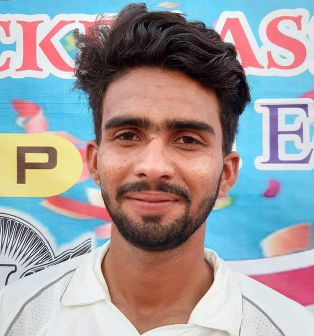 Shahid cricket player photo