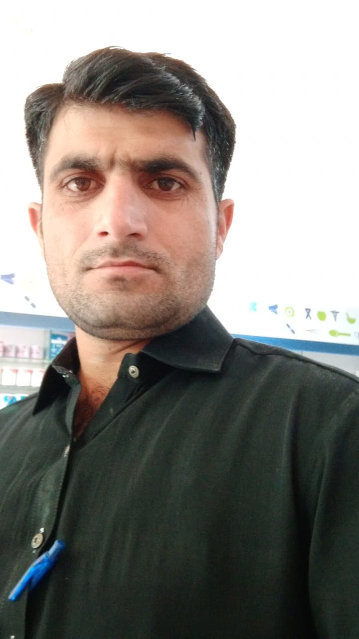 Dr Naveed