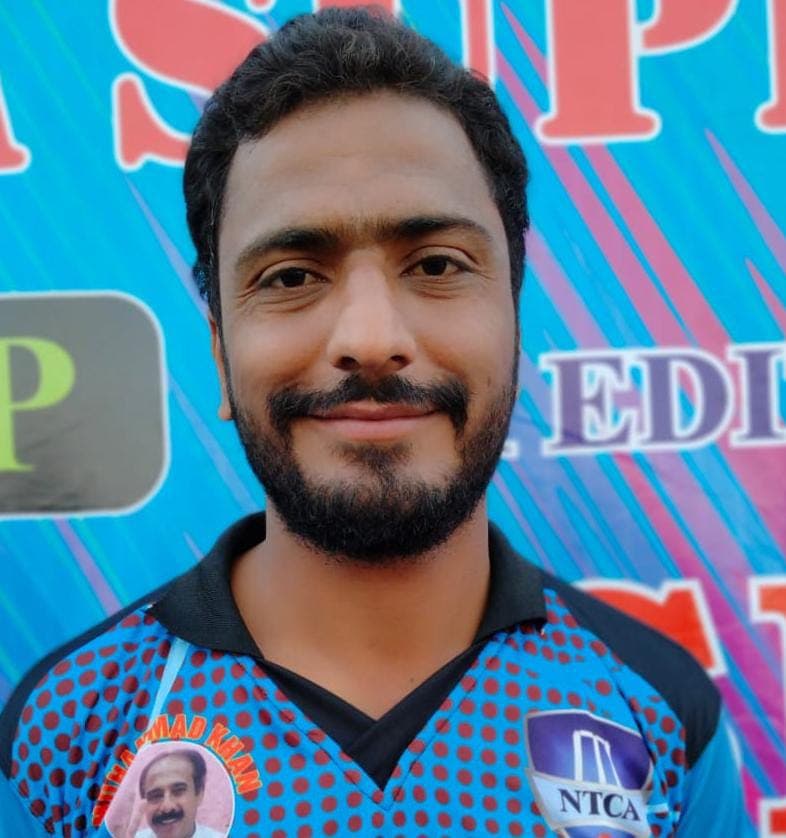 Munir cricket player profile photo