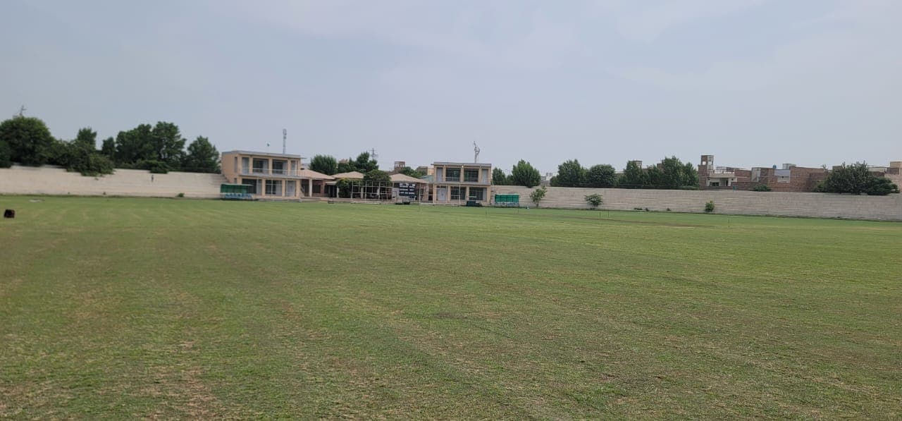 Outfield / Ground