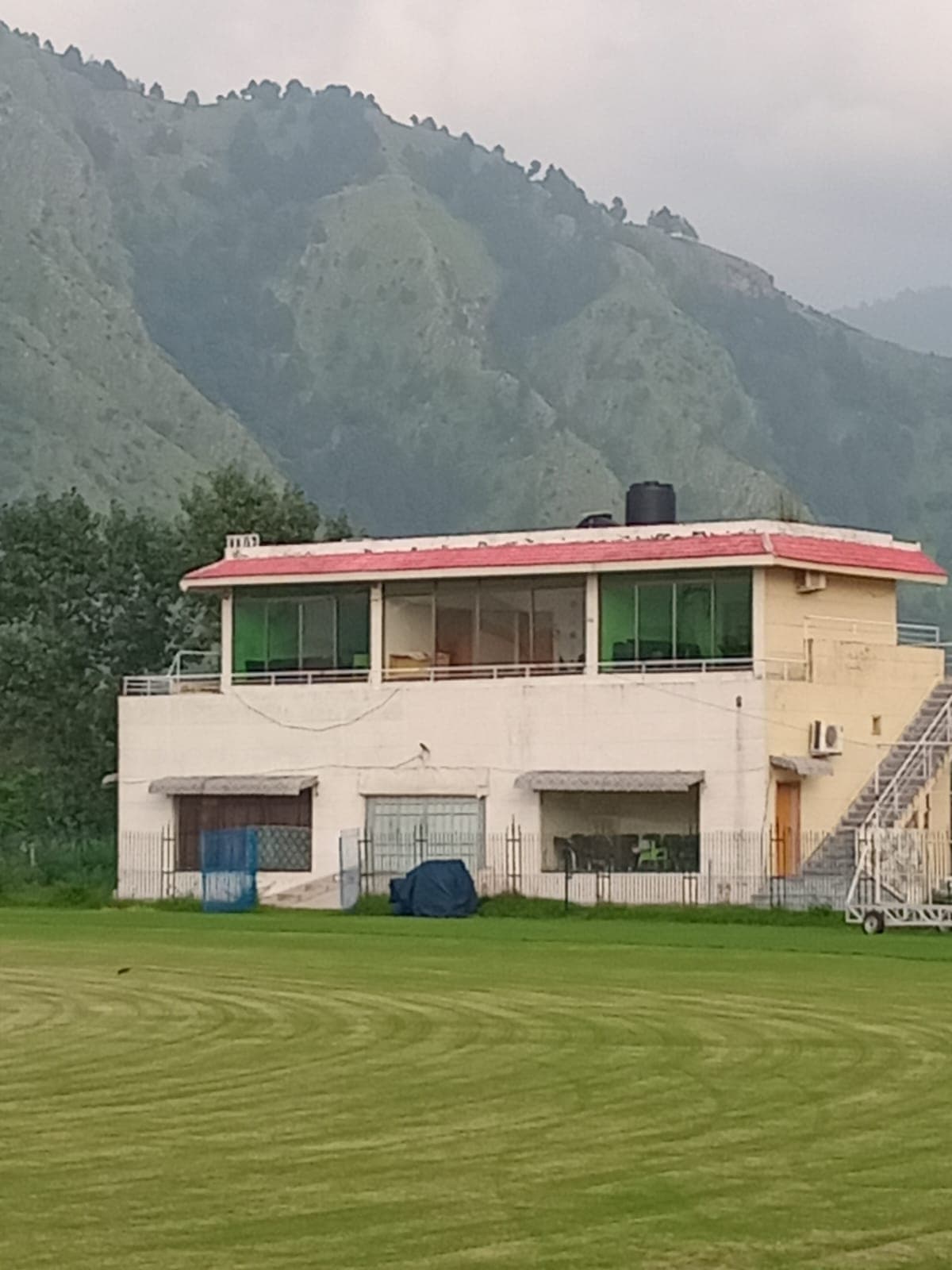 Outfield / Ground